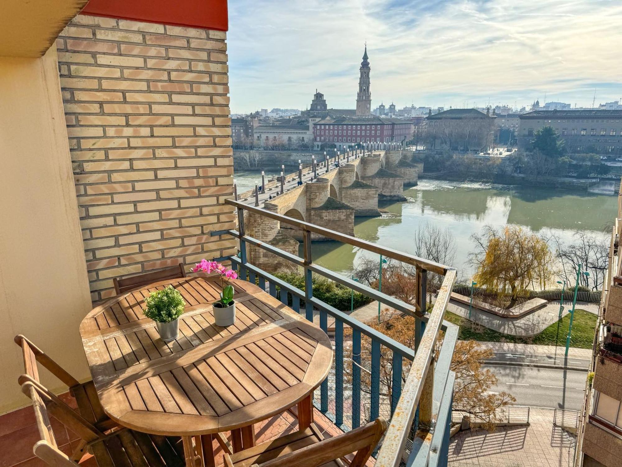 El Puente Del Pilar Comotucasa Zaragoza Buitenkant foto