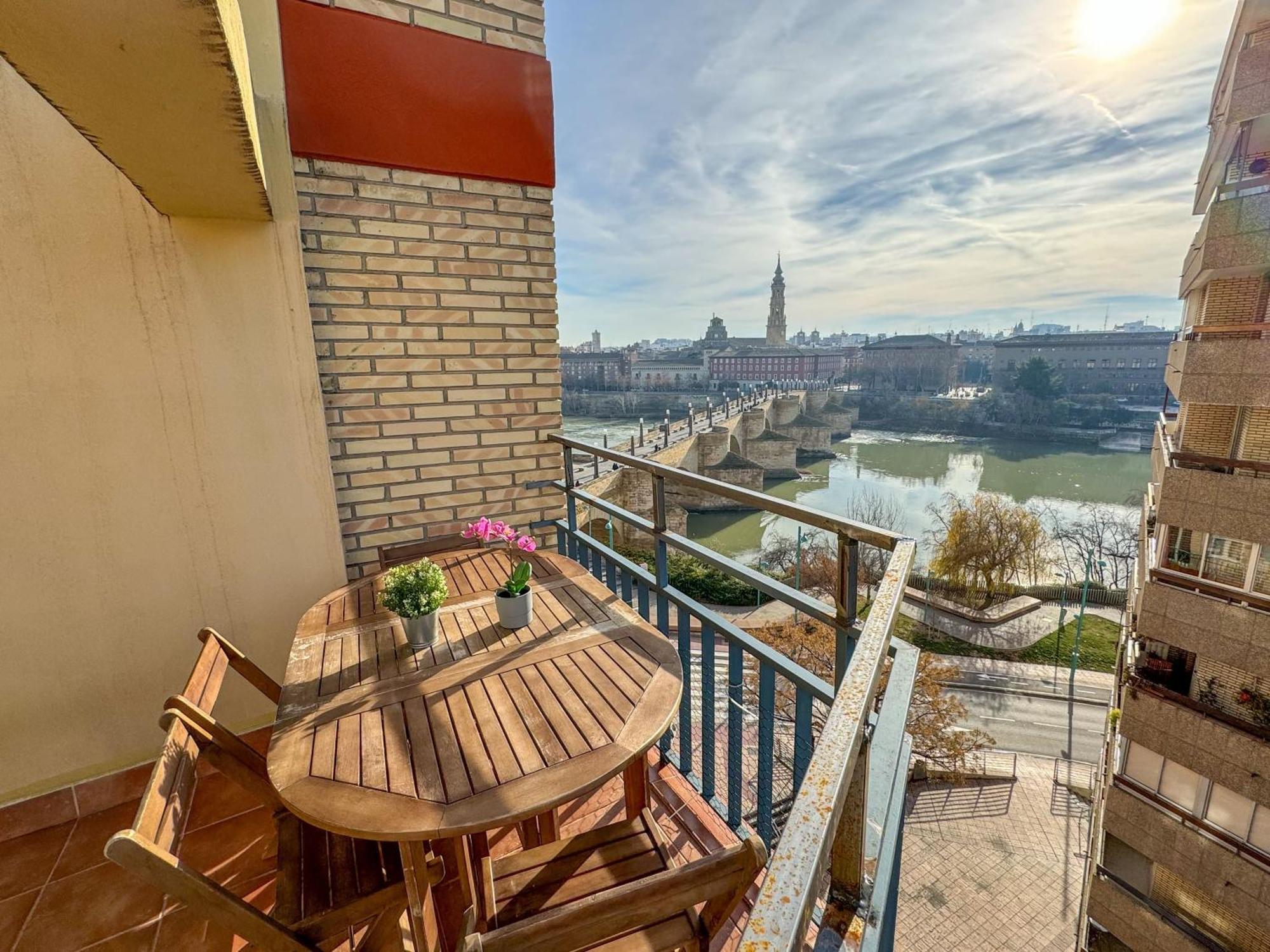 El Puente Del Pilar Comotucasa Zaragoza Buitenkant foto