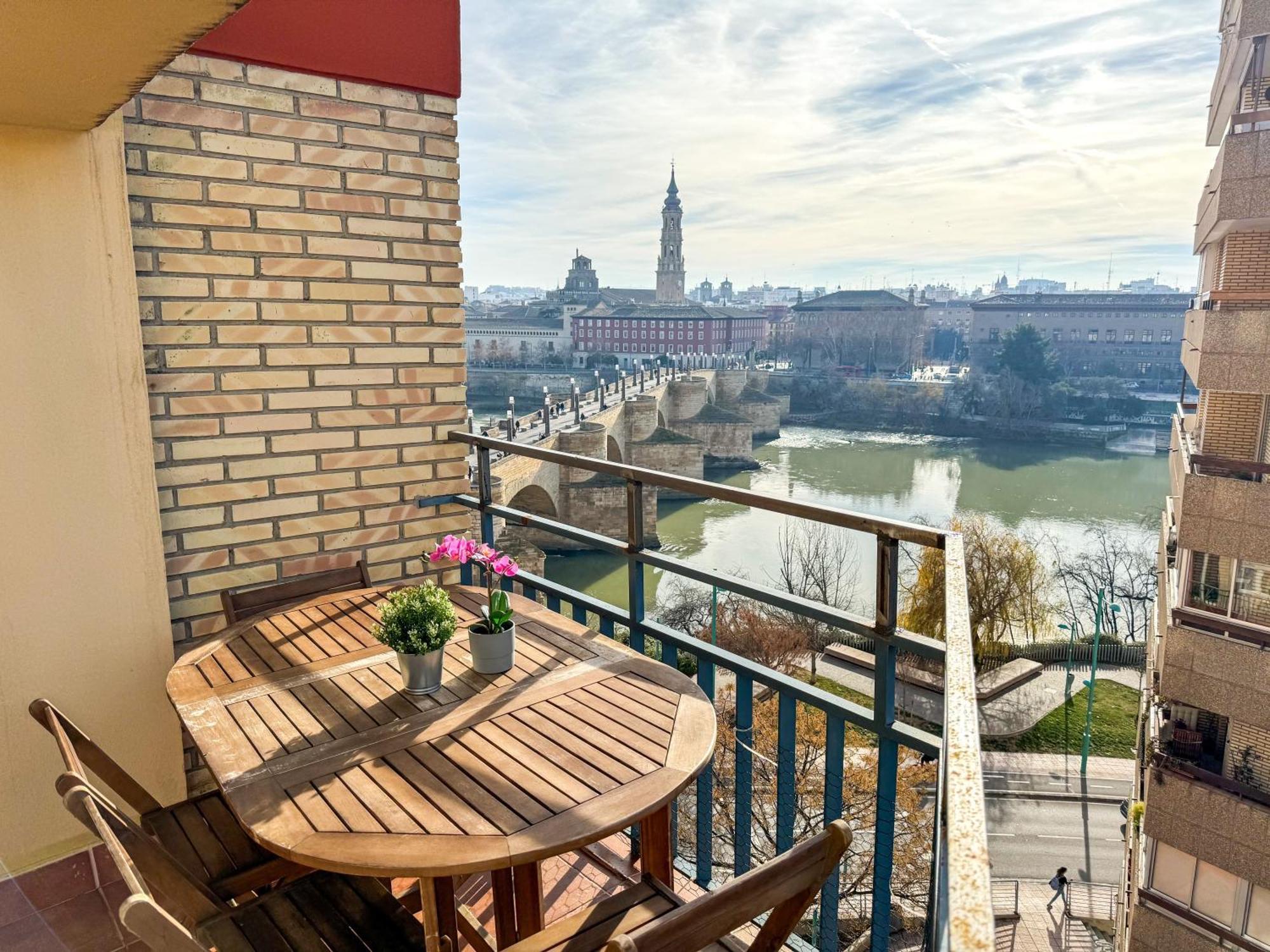 El Puente Del Pilar Comotucasa Zaragoza Buitenkant foto