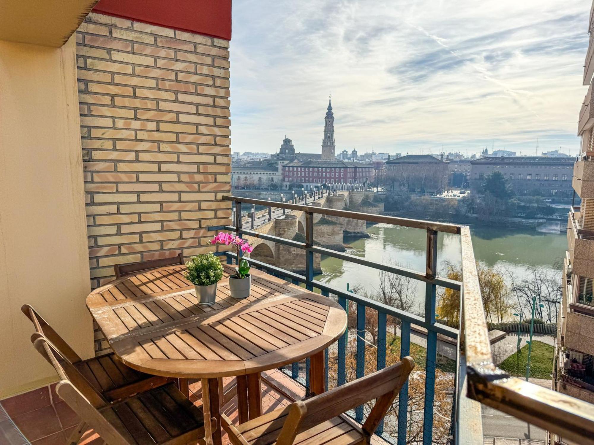 El Puente Del Pilar Comotucasa Zaragoza Buitenkant foto